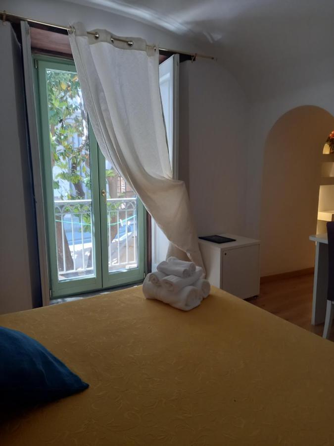 Suite Palazzo Luciani Салерно Екстер'єр фото