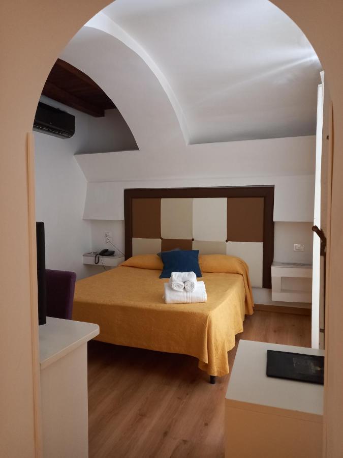 Suite Palazzo Luciani Салерно Екстер'єр фото