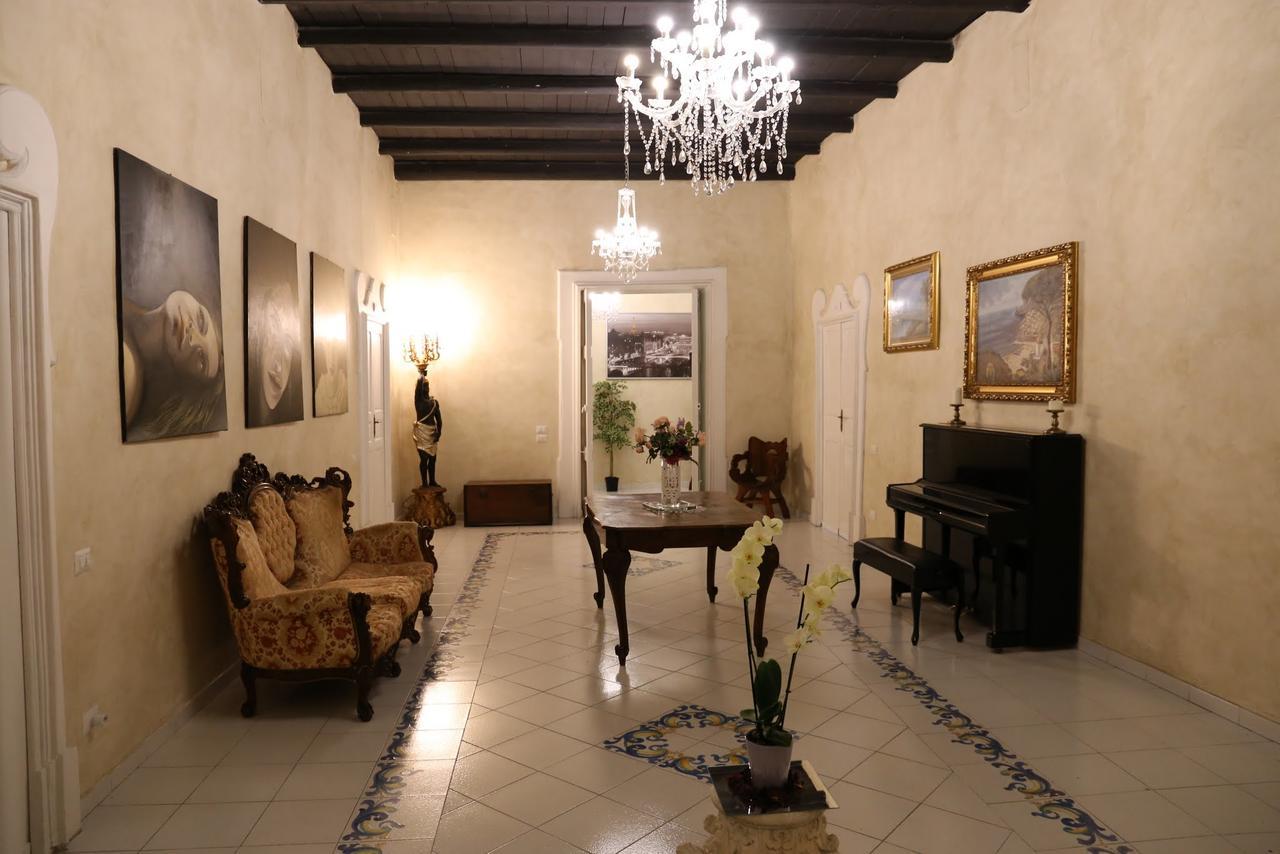 Suite Palazzo Luciani Салерно Екстер'єр фото