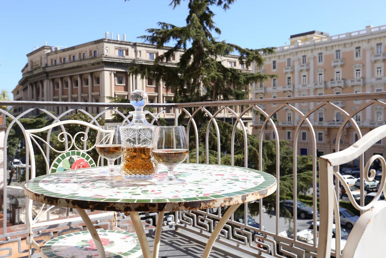 Suite Palazzo Luciani Салерно Екстер'єр фото
